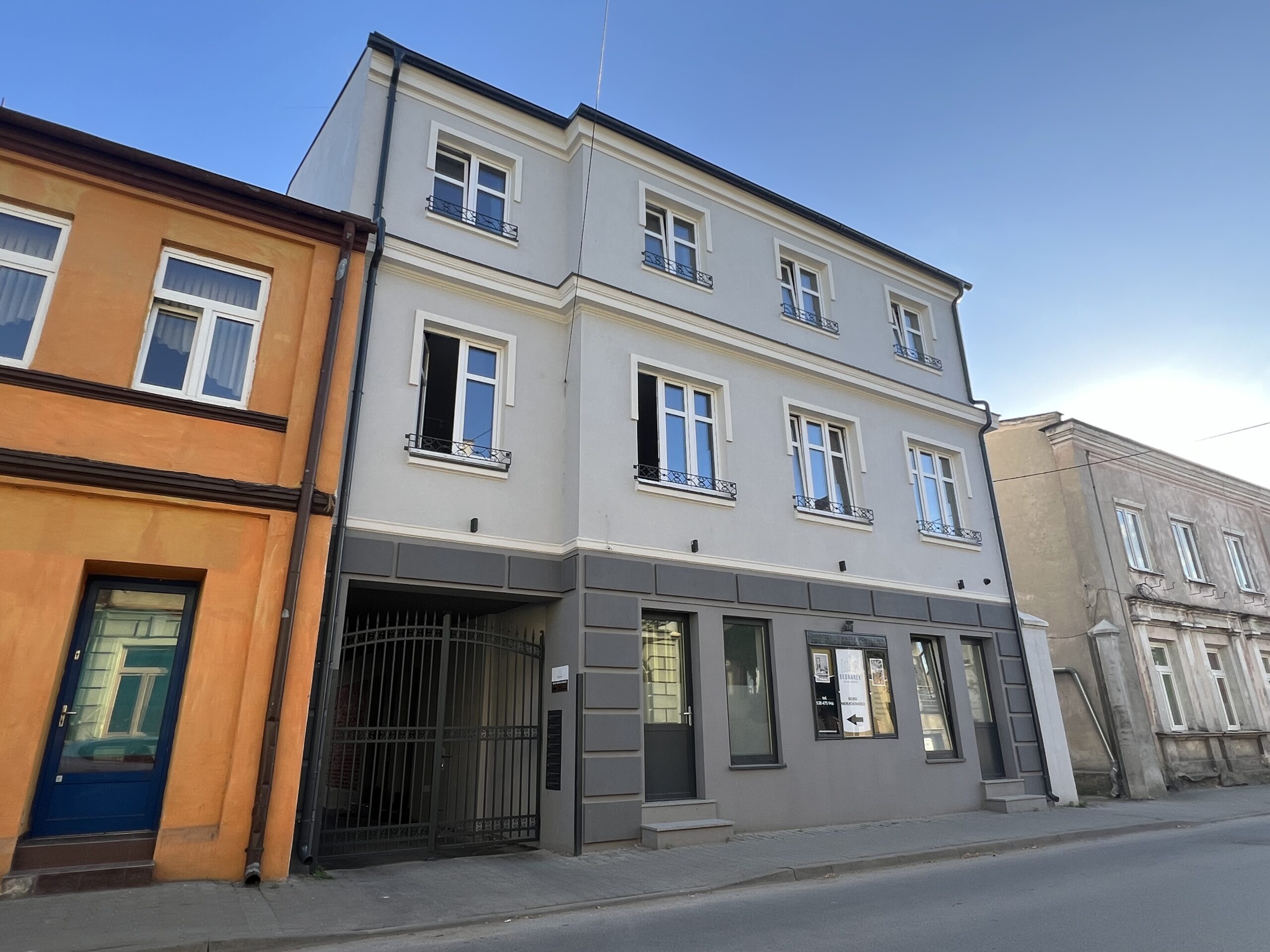 Budynek kwater pracowniczych przy ul. Warckiej 15 w Sieradzu